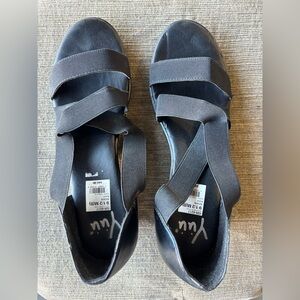 Women’s Black Sandal With Wedge And Straps